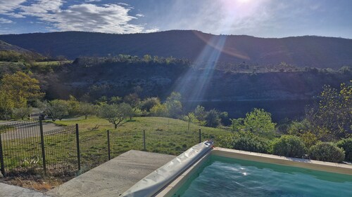 Quiet country house with private pool