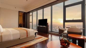 Luxury Room, 1 King Bed, Non Smoking, City View