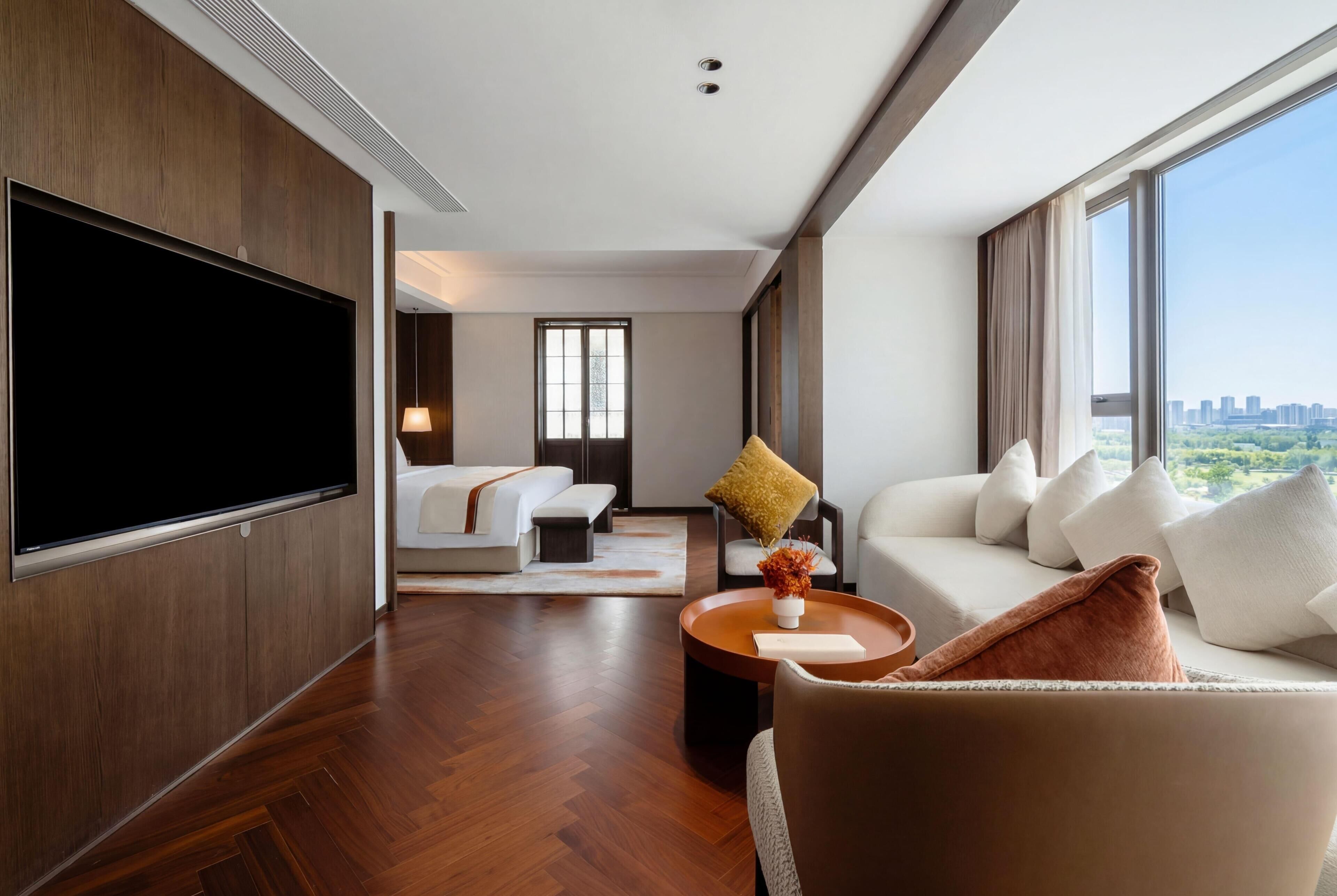 Luksussviitti, 1 suuri parisänky, tupakointi kielletty, kaupunkinäköala (Executive)