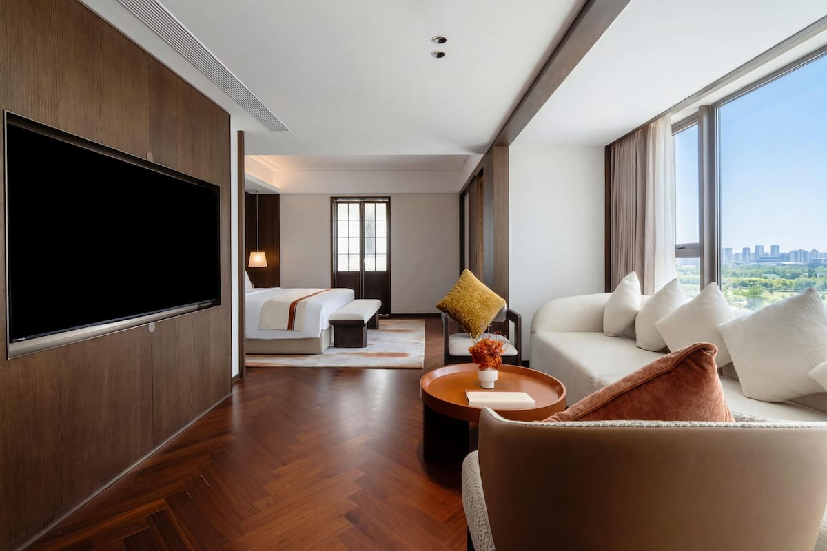 Luksussviitti, 1 suuri parisänky, tupakointi kielletty, kaupunkinäköala (Executive)