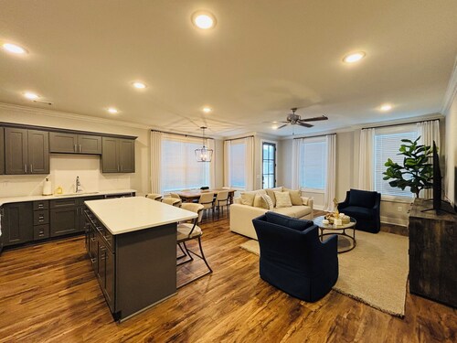 Turn-Key Luxury 3 Bed 3.5 bath Condo in a Prime Location