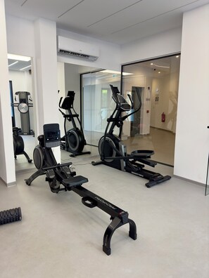 Fitness facility - TT Luxury Homes - Artemis – Shared Pool & Gym NEW (Athina)