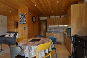 Interior - 40m from shops, 2nd floor, balcony, ski locker, 45m², Les Gets (Les Gets)