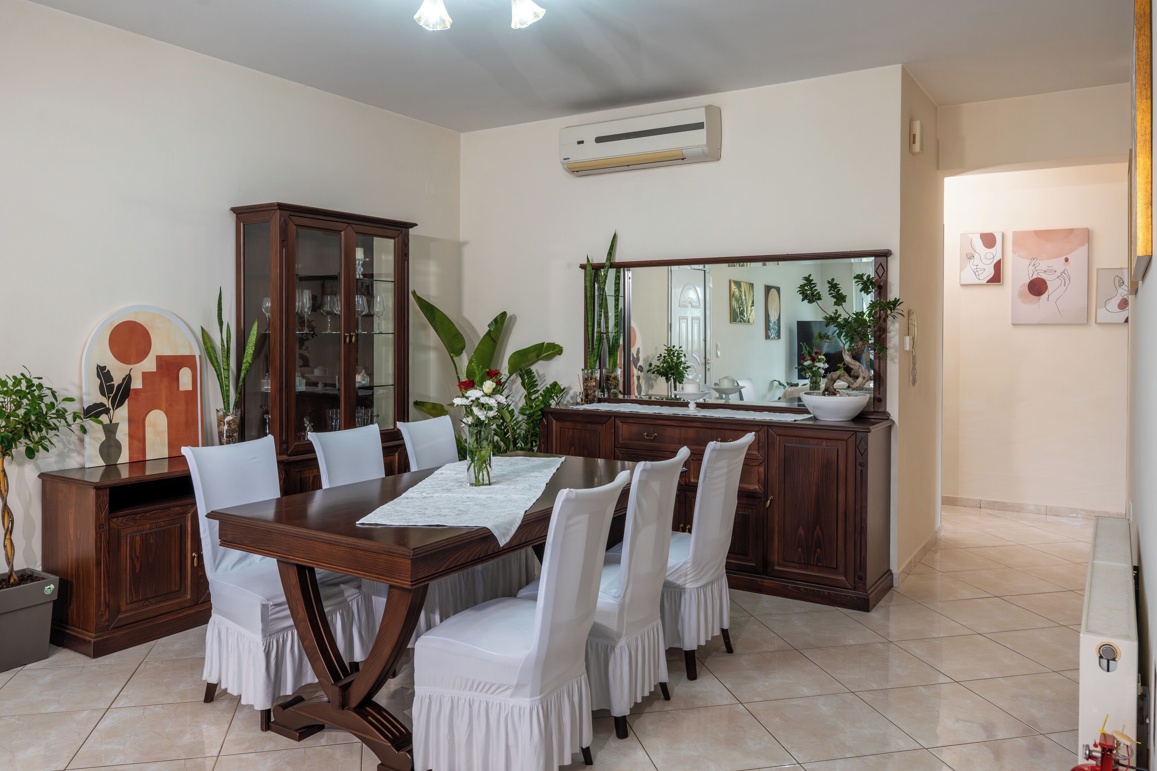 Family Apartment, Balcony, Garden View | Living area