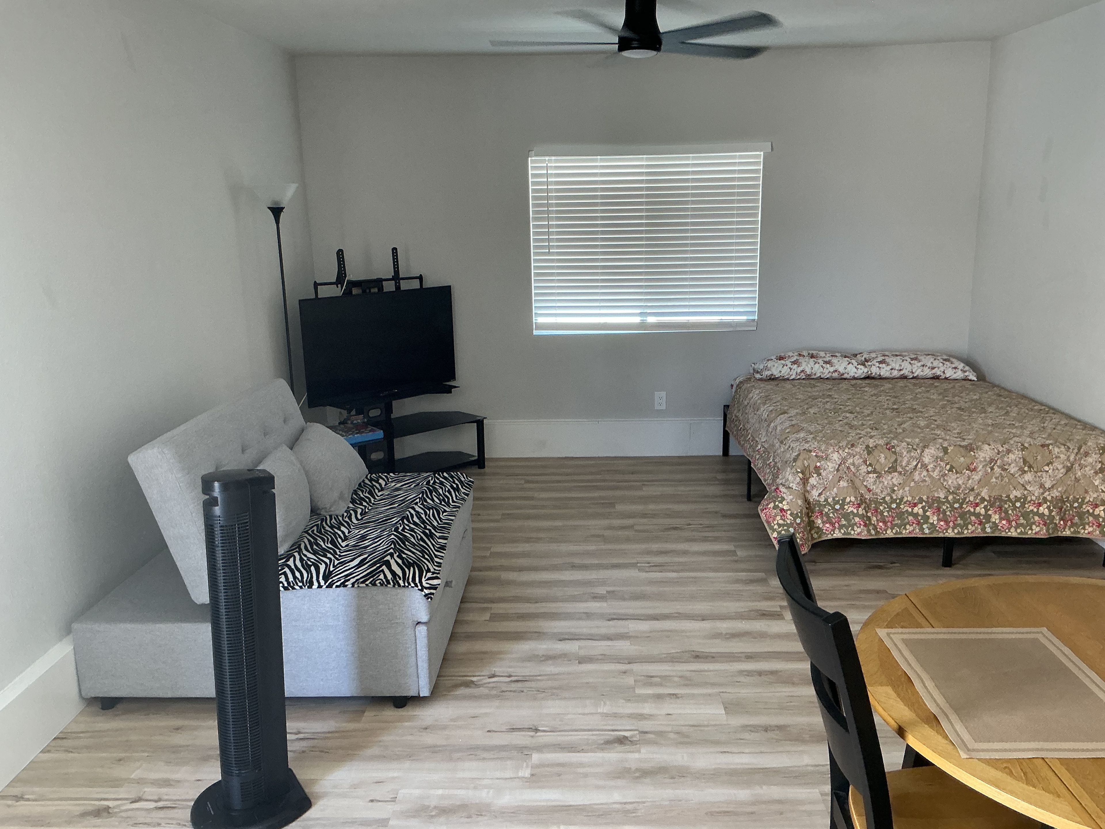 1 bedroom, iron/ironing board, WiFi (free), bed sheets