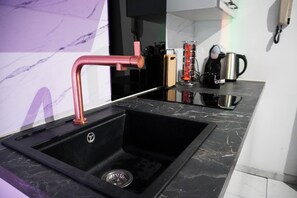 Private kitchen - Vrbo Property (Montpellier)