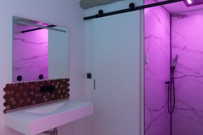 Bathroom - Vrbo Property (Montpellier)