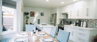 Bedwood Stay 3BR 10 mins to YYC Parking