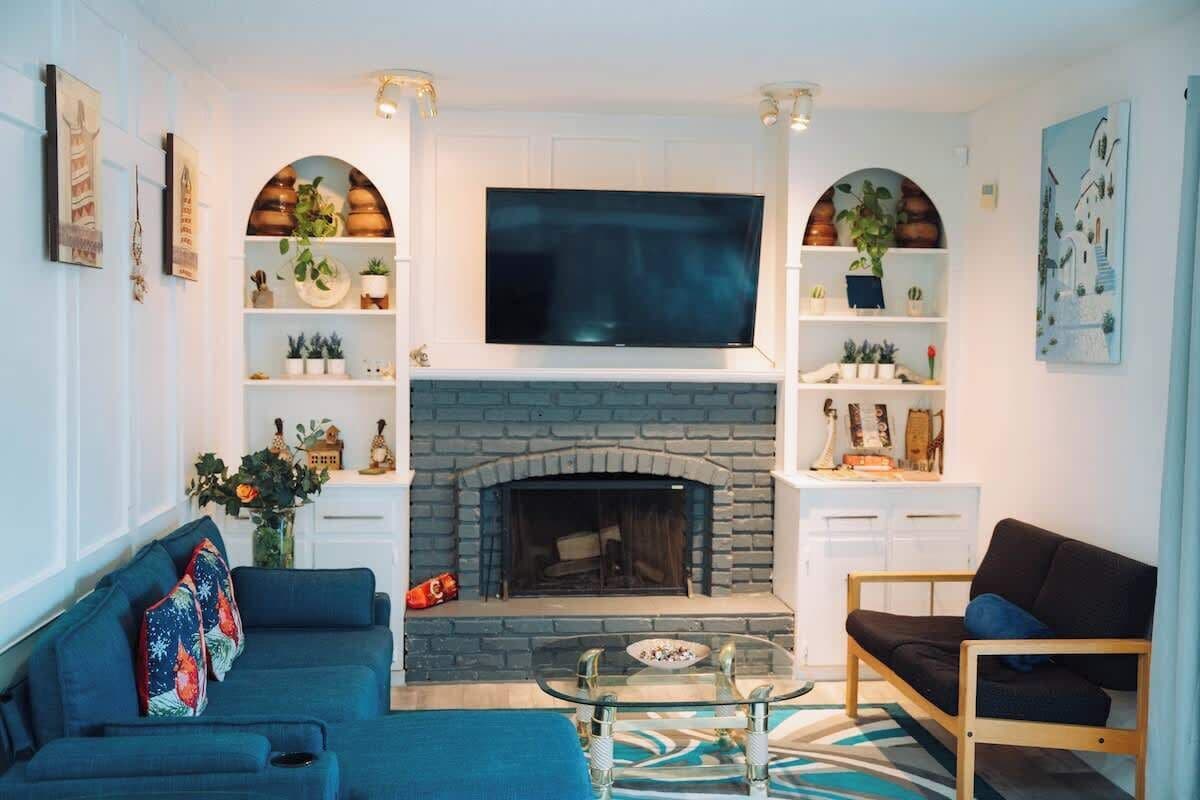 TV, fireplace, offices