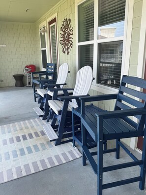 Terrace/patio - Top floor condo overlooking Sunset Pool and San Luis Pass in Pointe West! (Galveston)