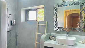 Shower, hair dryer, towels, soap - Villa 6ch 2piscines 2500m2 garden Marrakech (Marrakech)