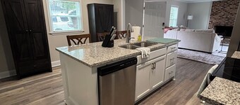Quiet, Cozy Cottage in Historic Downtown Camden