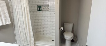 Quiet, Cozy Cottage in Historic Downtown Camden