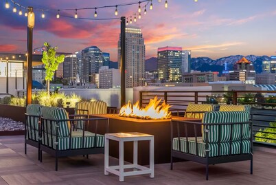 Upscale Condo at the Center of It All