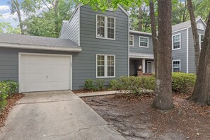 Exterior - Adorable 3-bedroom townhome with AC in Gainesville (Gainesville)