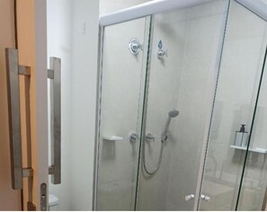Hair dryer, towels, soap, toilet paper - Beautiful and recently built apartment in the Brooklin area. (São Paulo)