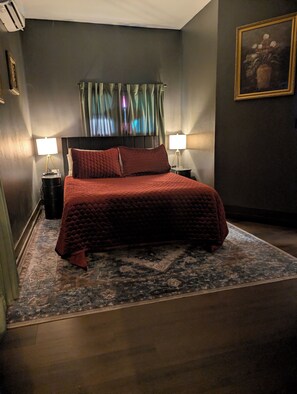 Room - The Crooked Hideout w/Bar & Game Room! (Red Bluff)