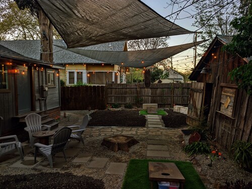 The Crooked Hideout w/Lounge & Game Room!