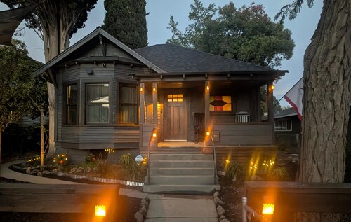 The Crooked Hideout w/Lounge & Game Room!