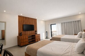 Deluxe Studio Suite - Aldea Thai Studios Steps to Beach & 5th (Playa del Carmen)
