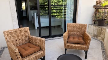 Junior studio, balkon, uitzicht op stad | Kameruitzicht