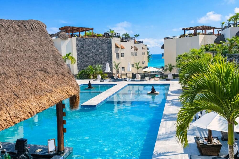 Aldea Thai Studios Steps to Beach & 5th