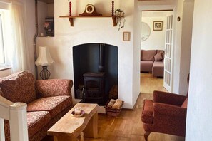 Living area - Near Coast - Garden - Parking - Sleeps 4 (Clonakilty)