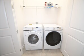 Interior - 219&223 new (Kissimmee)