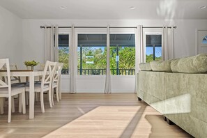 Living area - Spacious 3BR Retreat | 2 Acres + Views (Sonoma)