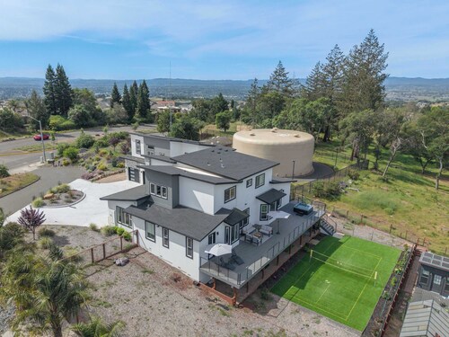 Sonoma Luxe: Hot Tub | Views | Game Room | Theater