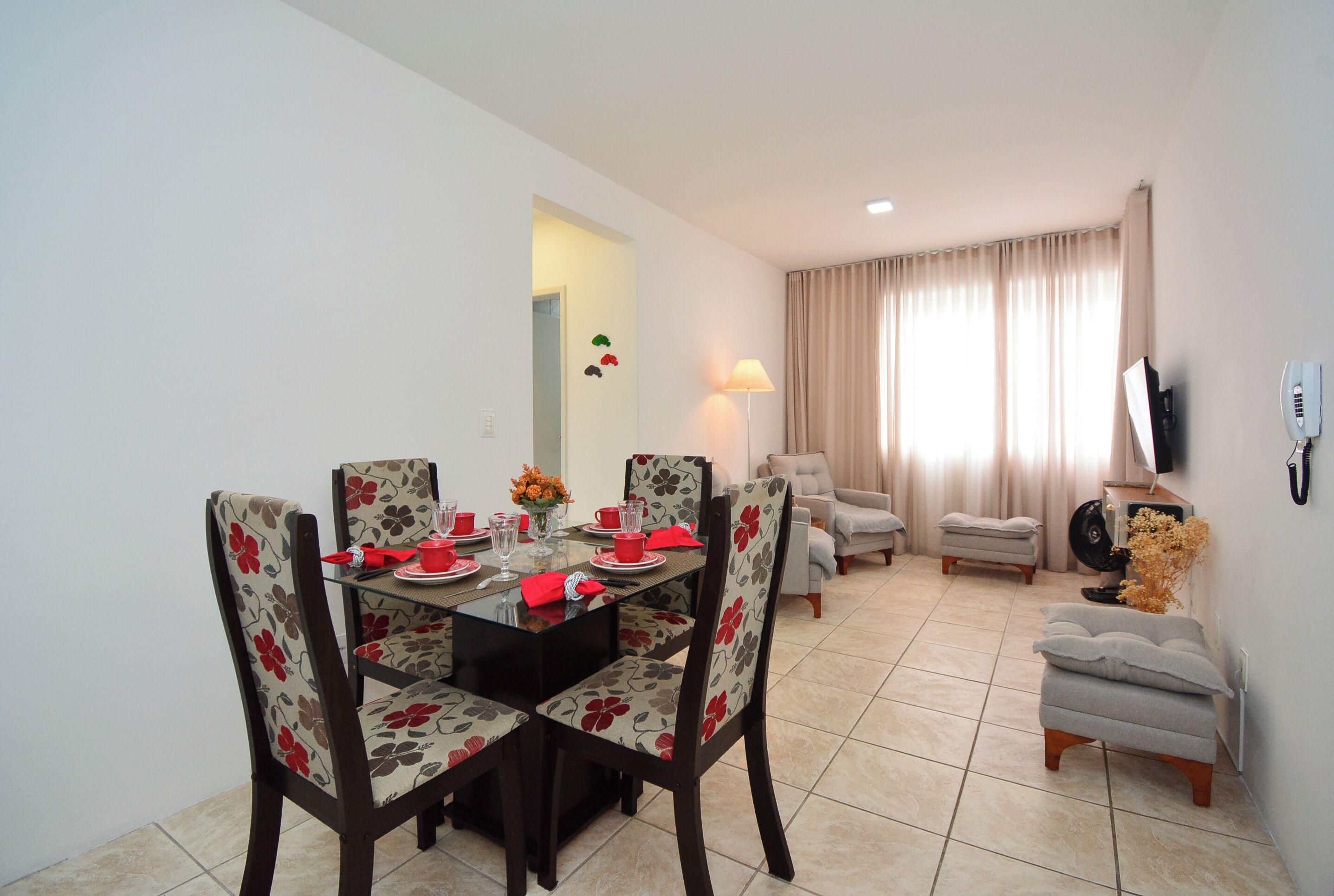 ベーシック アパートメント | レストラン