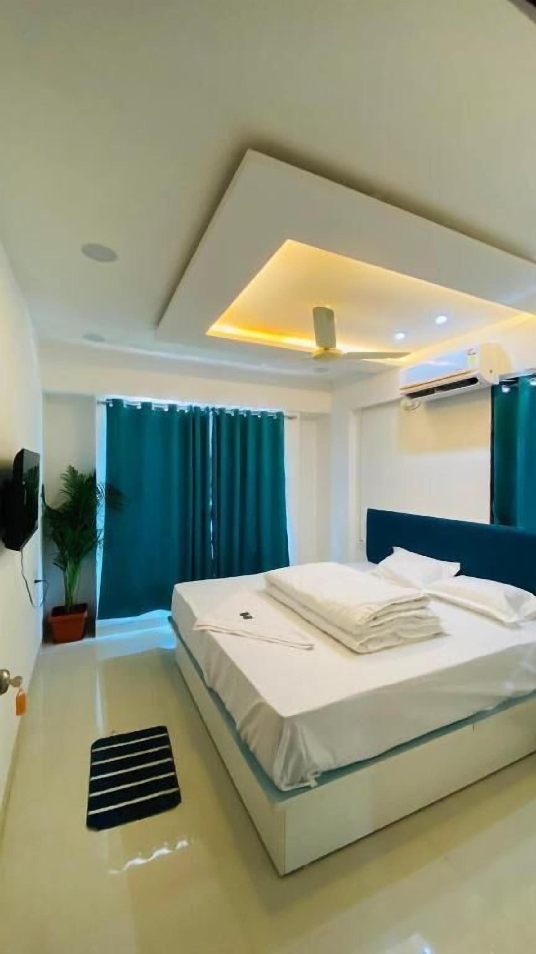 Deluxe Double Room, City View