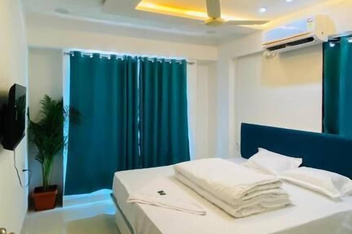 Deluxe Double Room, City View