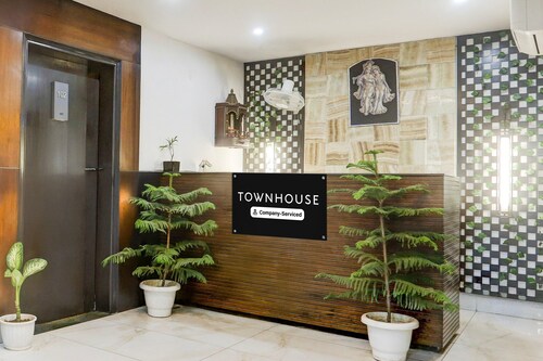 Super Townhouse Sushant Lok Phase 1