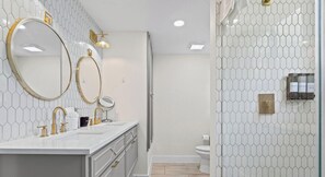 Bathroom - Stay in Style by Lake Travis - Pet-Friendly Home Mins to Marina, Oasis & More (Austin)