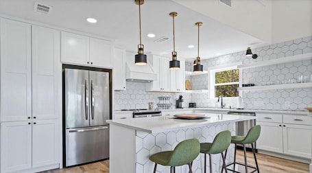 Fridge, microwave, oven, stovetop. Stay in Style by Lake Travis - Pet-Friendly Home Mins to Marina, Oasis & More