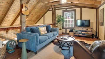 TV, fireplace, offices