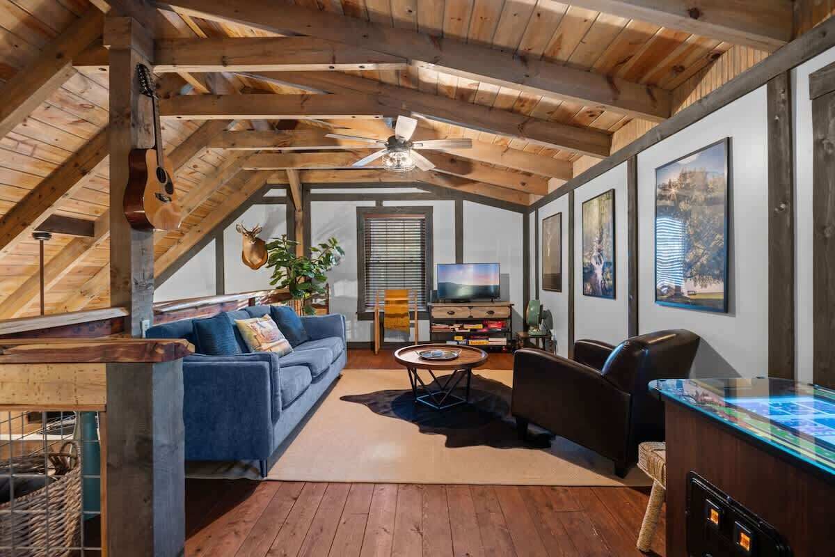 TV, fireplace, offices