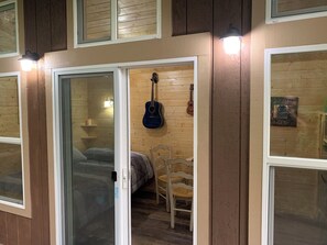 Room - Sasquatch's Tiny Treehouse on creek - old growth forest in Portland - ADVENTURE! (Portland)