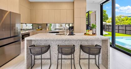 Gables Getaway:Pool:Putting Green:Pro Gym