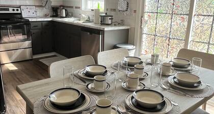 Spacious 5-Bedrooms Retreat w/ Theater, Court & Group-Friendly Layout