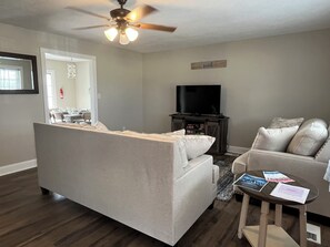 Living area - Spacious 5-Bedrooms Retreat w/ Theater, Court & Group-Friendly Layout (Lucama)