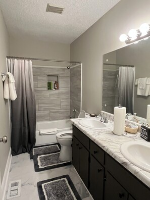 Bathroom - Spacious 5-Bedrooms Retreat w/ Theater, Court & Group-Friendly Layout (Lucama)