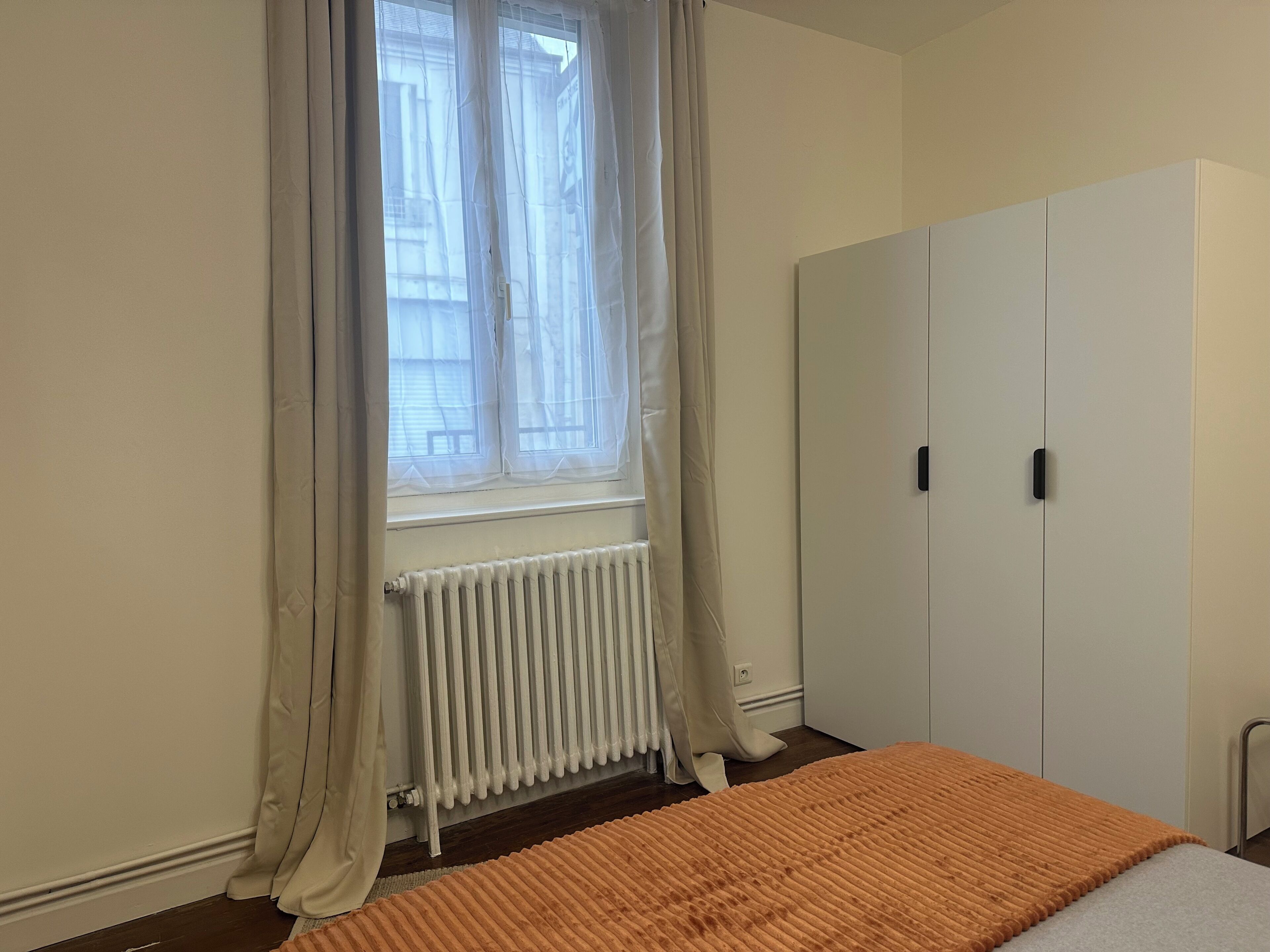 3 bedrooms, iron/ironing board, travel crib, free WiFi