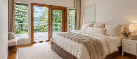 5 bedrooms, iron/ironing board, WiFi, bed sheets