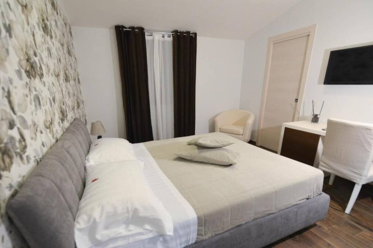 Superior Double Room, Garden View