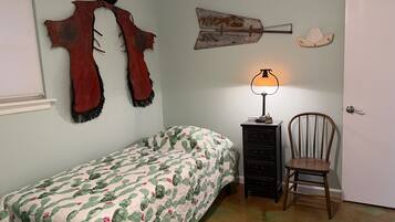 2 habitaciones, tabla de planchar con plancha, internet y ropa de cama
