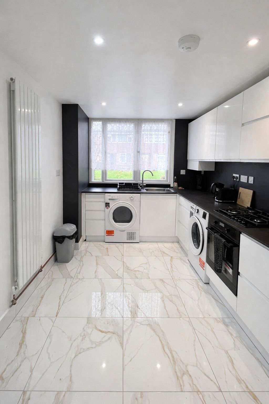 Fridge, microwave, oven, coffee/tea maker