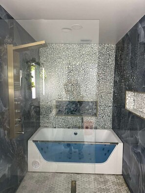 Bathroom - La Cabanas (Miami)