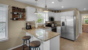 Appartamento, letti multipli, balcone, vista piscina (Beachwood Villas 10C) | Cucina privata